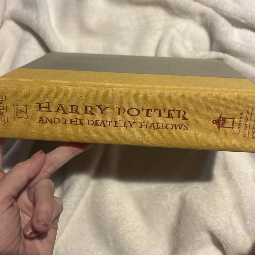 Harry Potter & The Deathly Hallows by J. K. Rowling Hardcover! No Dust Jacket